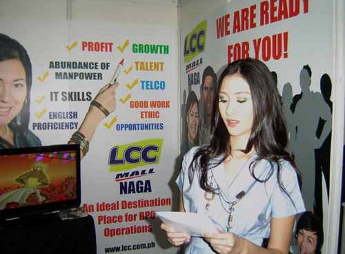 Call center employees in the PH receive low-end jobs