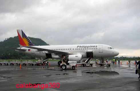 Watch a PAL Plane Takes Off from Legazpi Airport