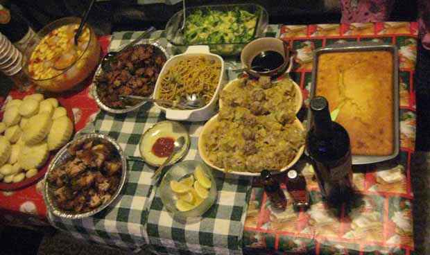 10 Tables for ‘Noche Buena’ Pinoy Style on eve of New Year