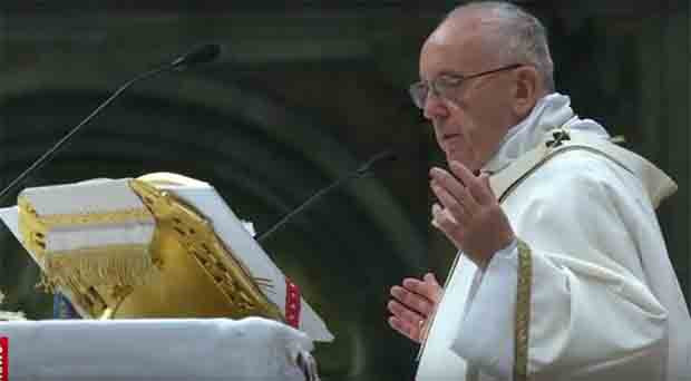 This is the Holy Mass of the Christmas Vigil 2017 with Pope Francis