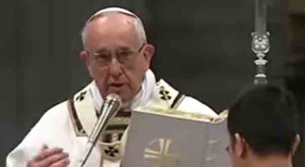 Pope Francis celebrates Maundy Thursday Chrism mass.